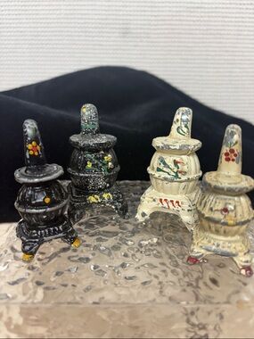 Potbelly woodstove salt, and pepper shakers